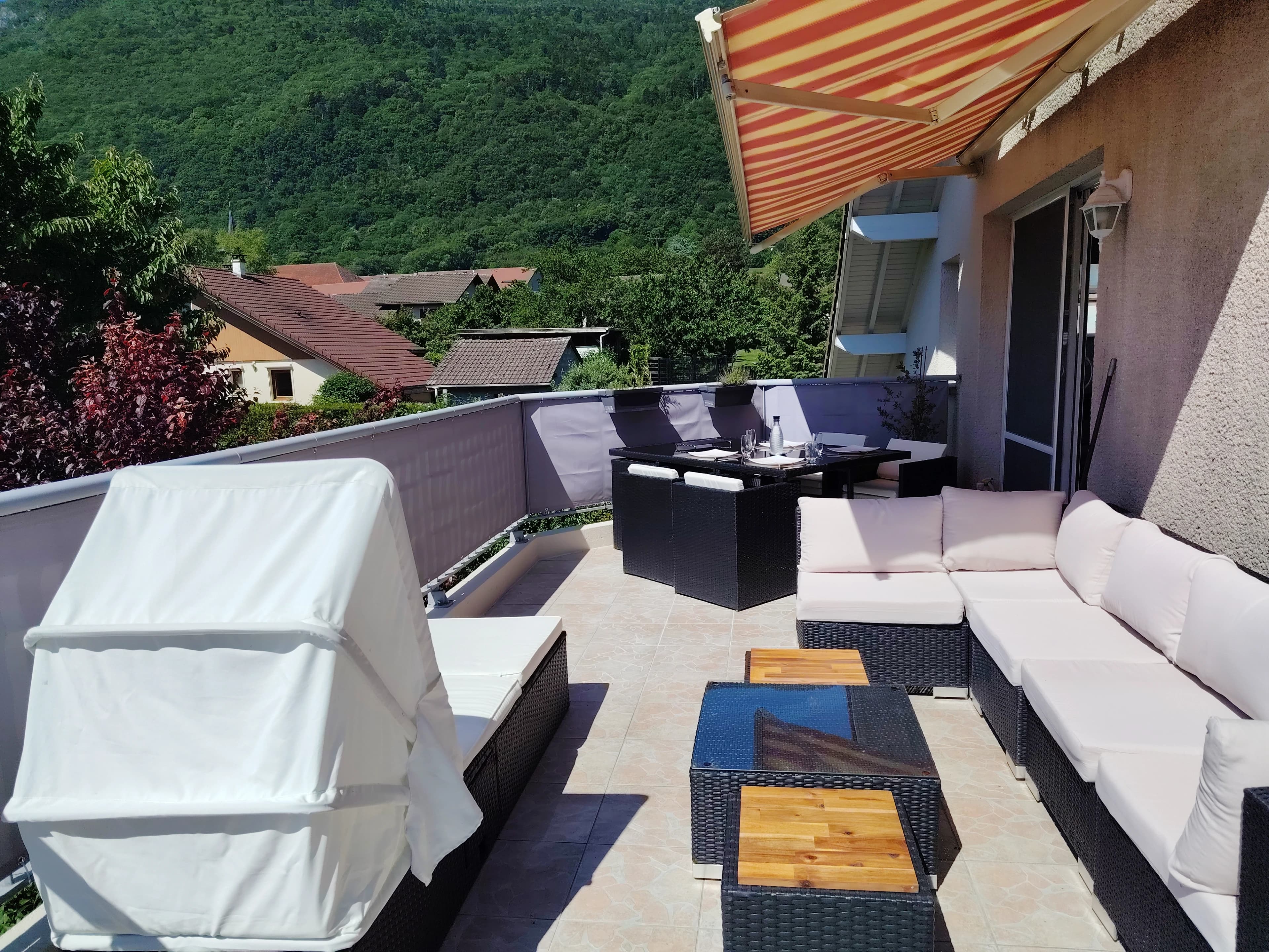 Appartement-villa 130m²,jardin 150m²,terrasse-balcon 25m², Sud,vue sur les Alpes ;